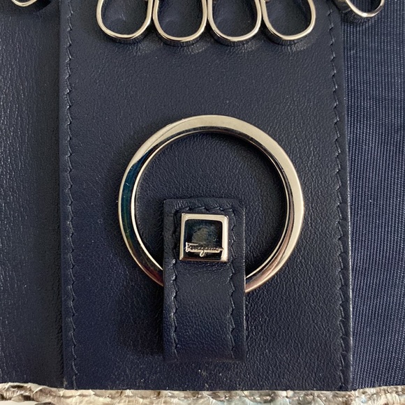 Salvatore Ferragamo REAL Reptile Key Holder- NEVER BEEN USED - Picture 7 of 7